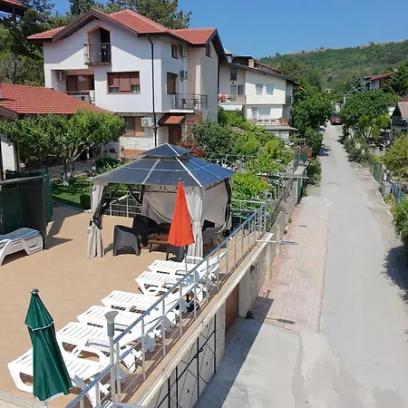Mak Guest house *